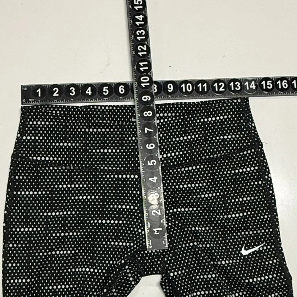 Nike Leggings Womens Medium Measures 27x29 Black White Dot Print Dri-FIT Running